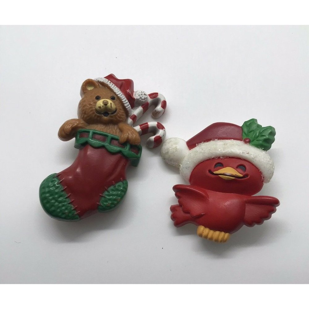 Lot Of 2 Hallmark cards brooch red bird Teddy bear stocking hat holiday Vtg